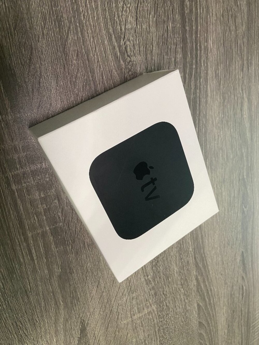 Apple TV 4K 64GB A1842 1st Gen w/ Siri Remote Original Box & Accessories